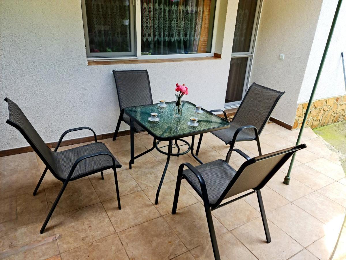 Fema Guest House Balchik Bagian luar foto