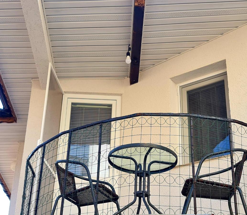 Fema Guest House Balchik Bagian luar foto