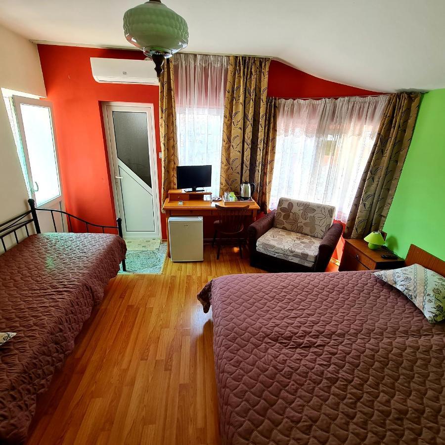 Fema Guest House Balchik Bagian luar foto