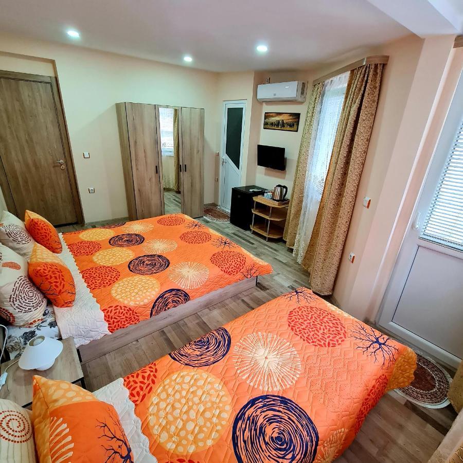 Fema Guest House Balchik Bagian luar foto